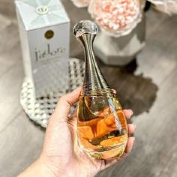 CHRISTIAN DIOR
